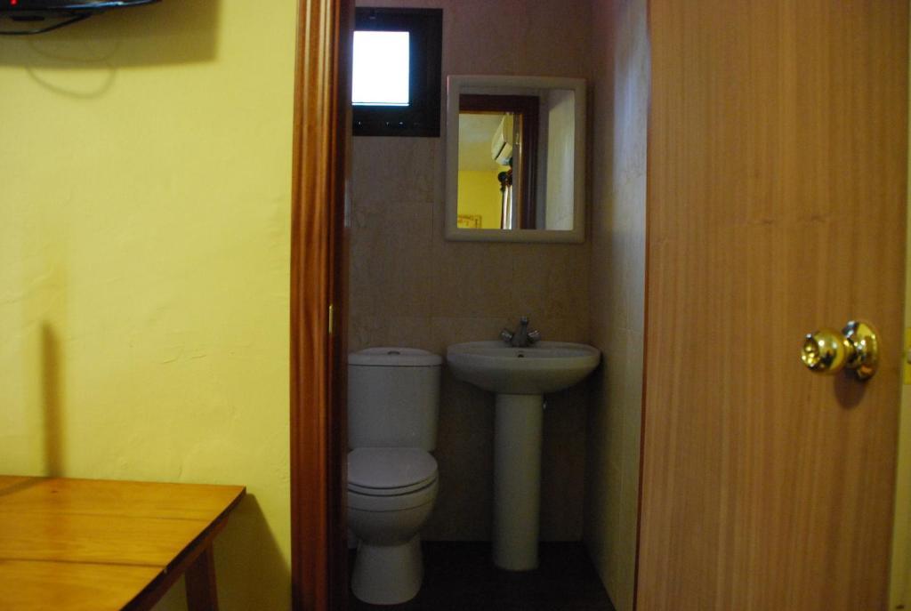Camping Sierra De Las Nieves Yunquera Room photo