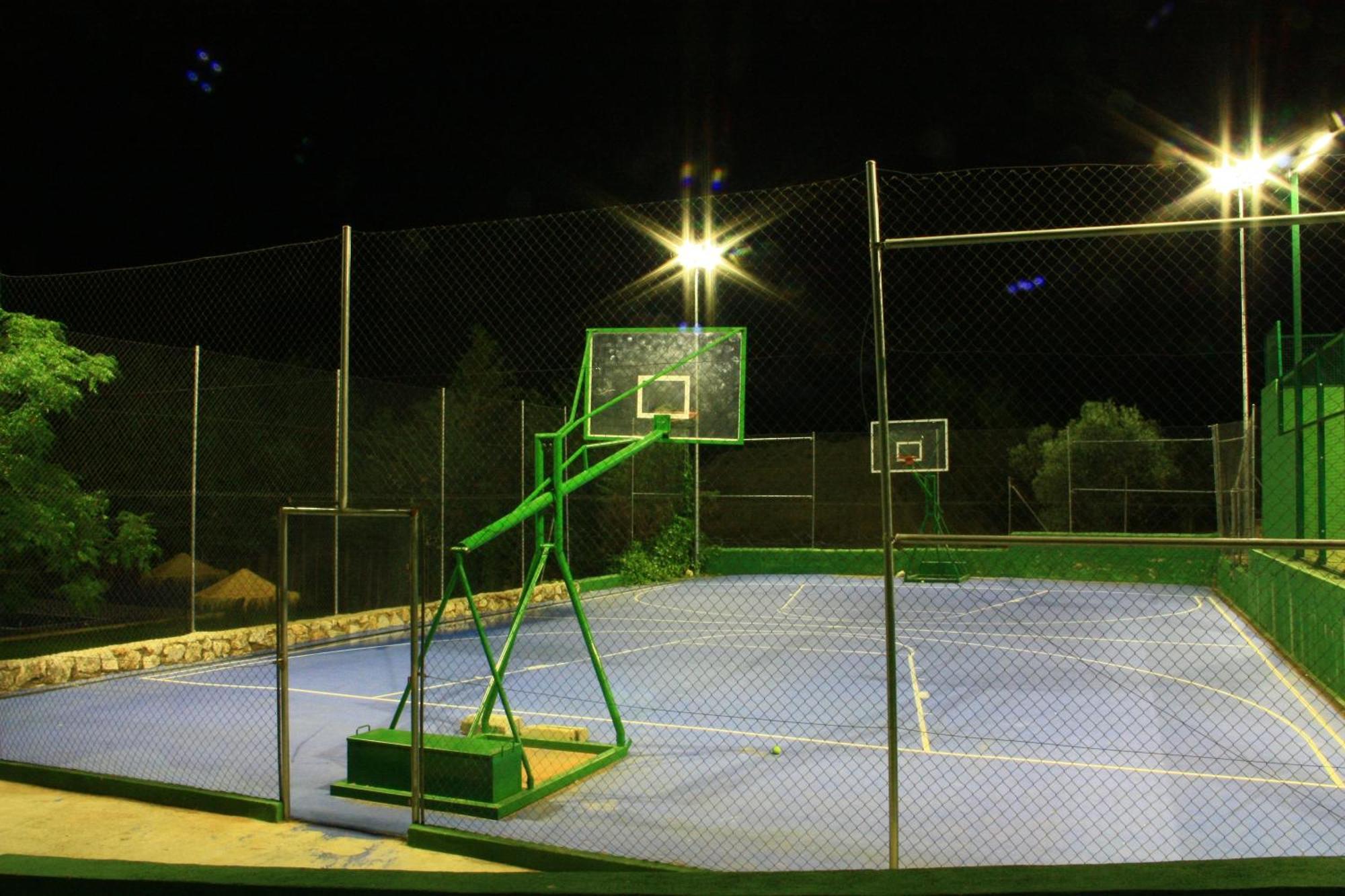 Camping Sierra De Las Nieves Yunquera Exterior photo